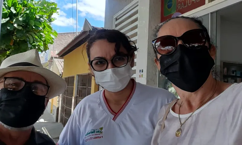 Equipe da Rocha Transportes com clientes, foto 7